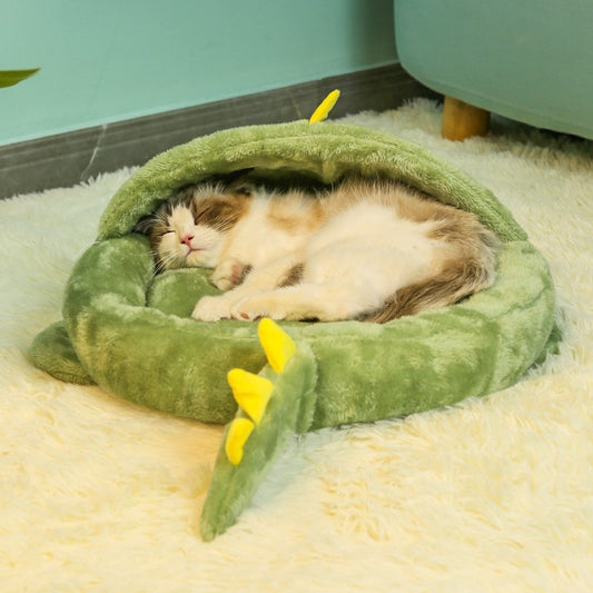 The Fuzzy-Float: Winter Warmth Mattress for Cozy Cats and small Dogs