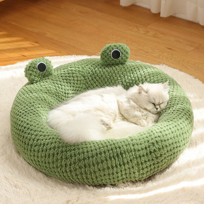 Frog-tastic Cozy Haven: The Plush Mat That Turns Small Pets into Royalty This Autumn & Winter!